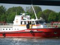 Motor Segelboot mit Motorschaden trieb gegen Alte Liebe bei Koeln Rodenkirchen P027